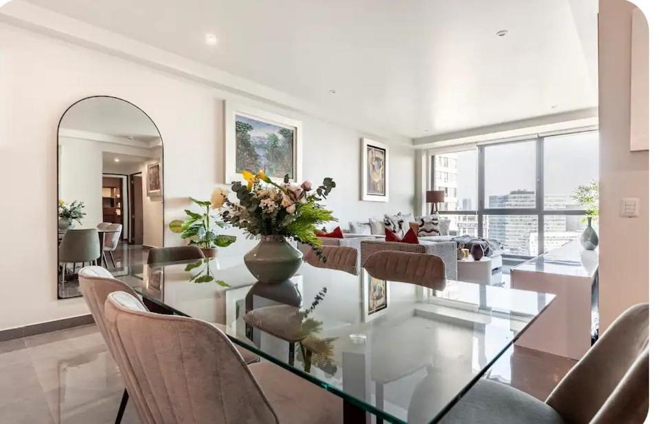 Luxury With Incredible Amenities Apartment